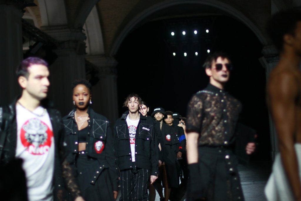 Кимоно и уличная мода: первый темнокожий украинский дизайнер Iron Thread презентовал новую коллекцию на UFW 26