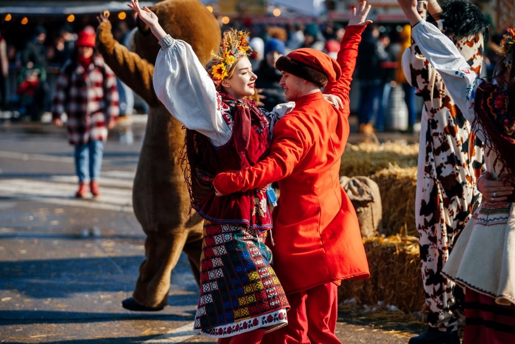 Масленица 2022: в Киеве на ВДНГ встретят весну пением, танцами, спектаклями и файер-шоу 4