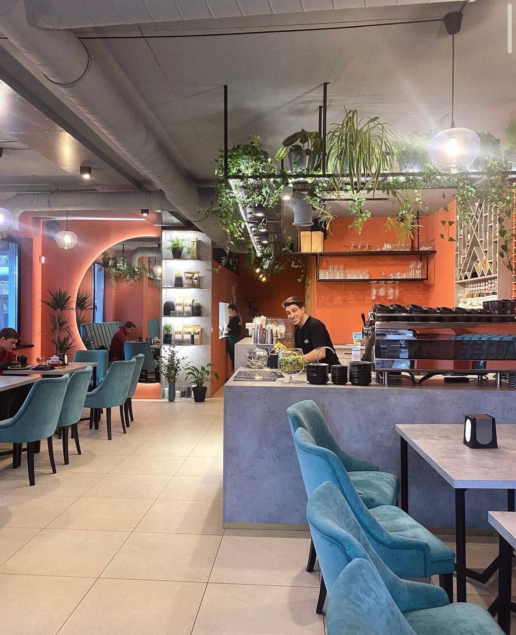 В Киеве на Подоле открылся новый кафе-бар Duelist: интерьер и меню 2