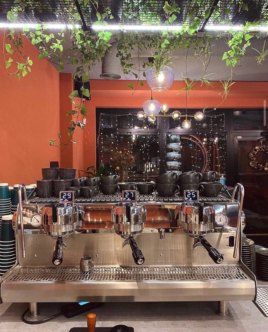 В Киеве на Подоле открылся новый кафе-бар Duelist: интерьер и меню 4