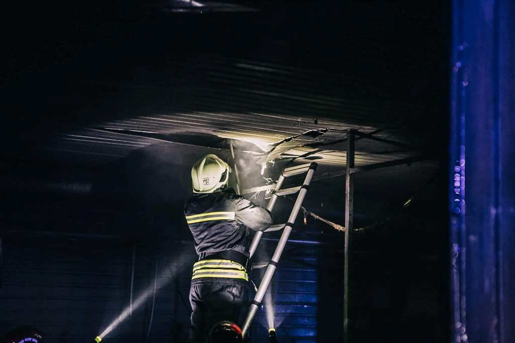 В Киеве сгорела автомойка 6