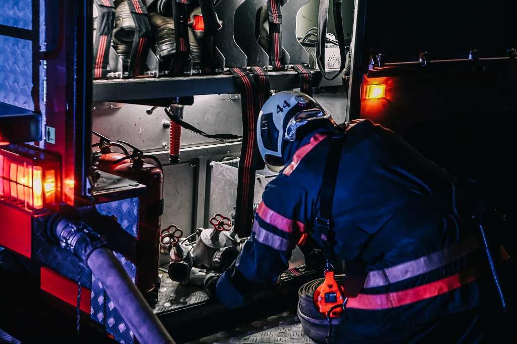 В Киеве сгорела автомойка 8