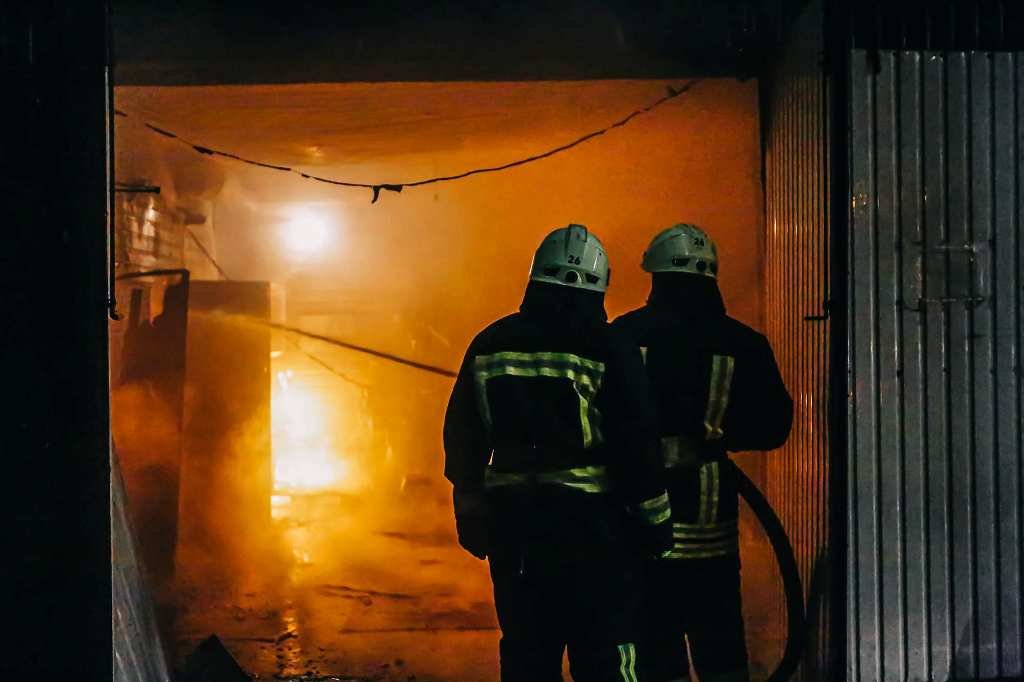 В Киеве сгорела автомойка 12