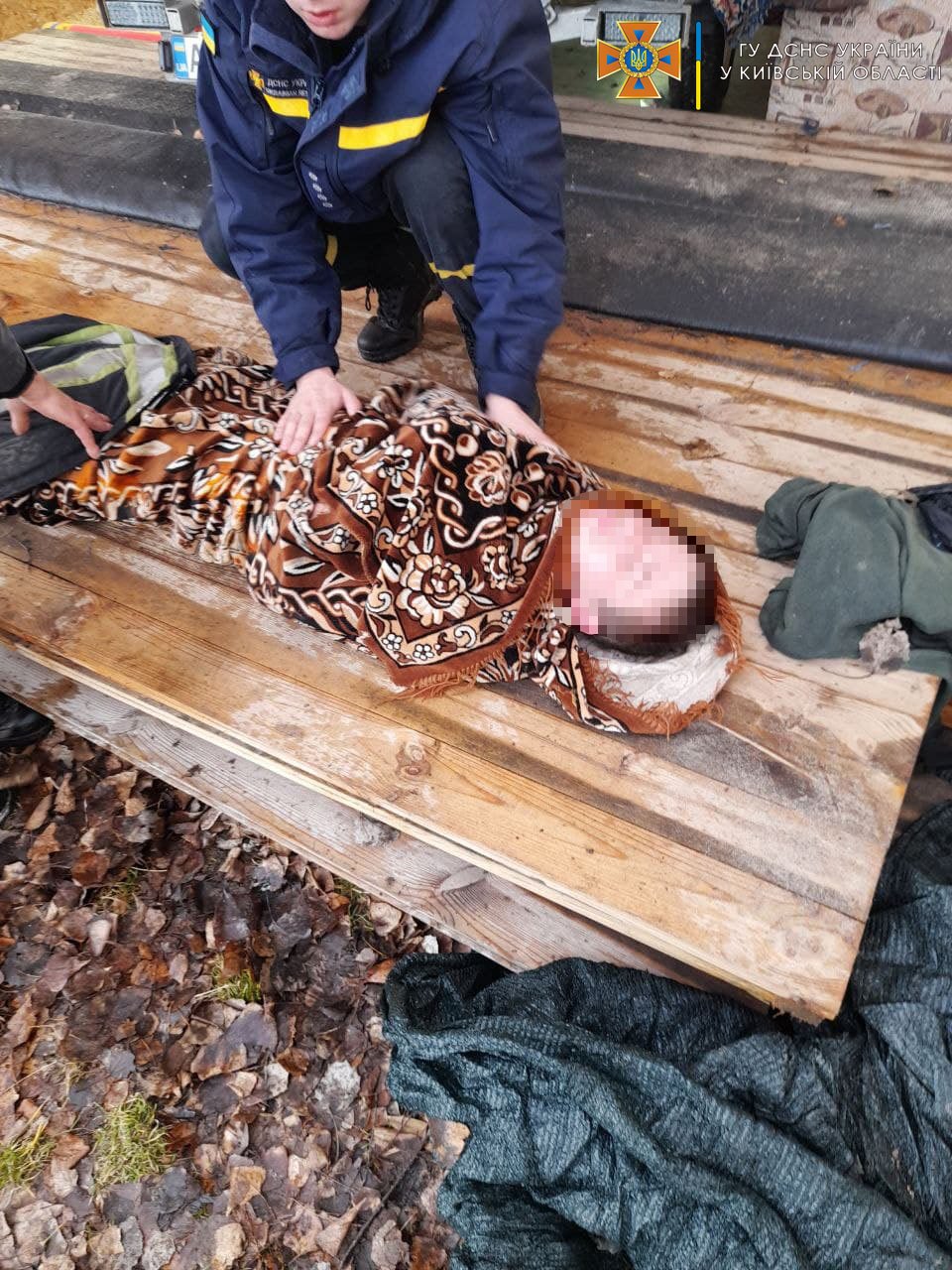 На Киевском море детей унесло на льдине на полкилометра от берега 2