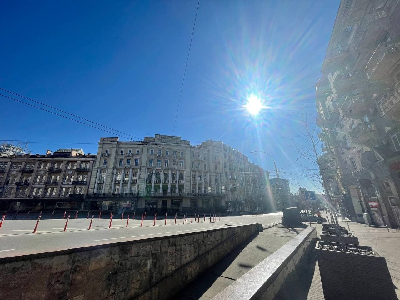 Как выглядел центр Киева во время первых переговоров: фото улиц 3