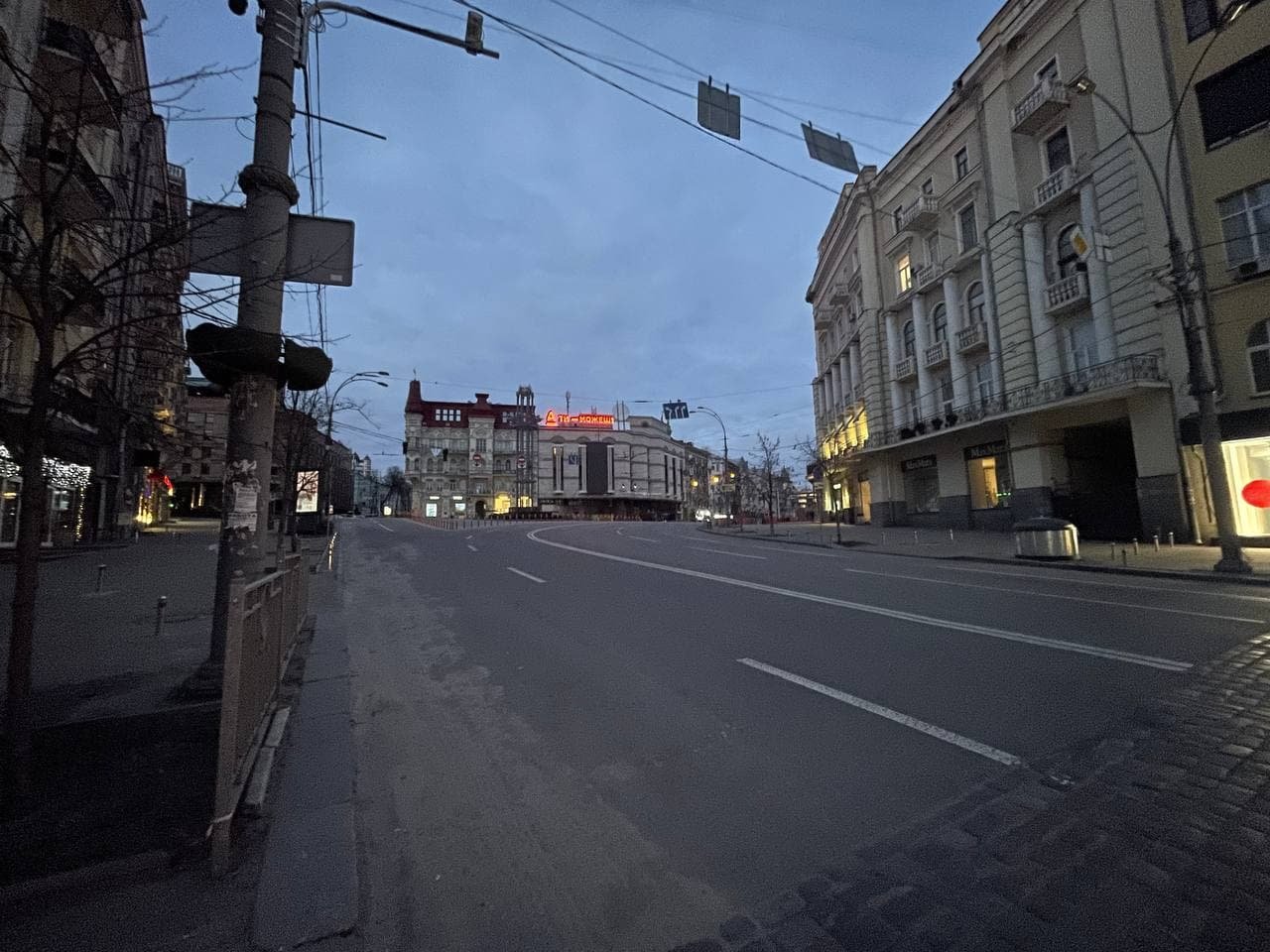 Как выглядел центр Киева во время первых переговоров: фото улиц 8