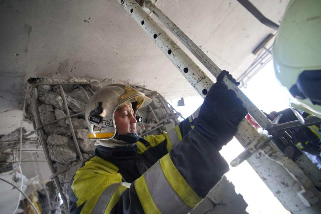 Как выглядит изнутри дом на Лобановского в Киеве, в который прилетела ракета 8