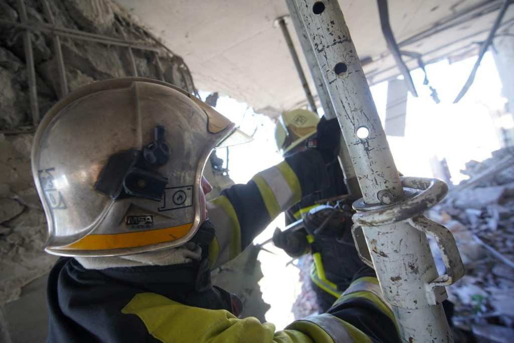 Как выглядит изнутри дом на Лобановского в Киеве, в который прилетела ракета 9