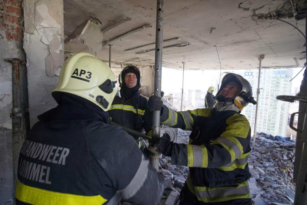 Как выглядит изнутри дом на Лобановского в Киеве, в который прилетела ракета 10