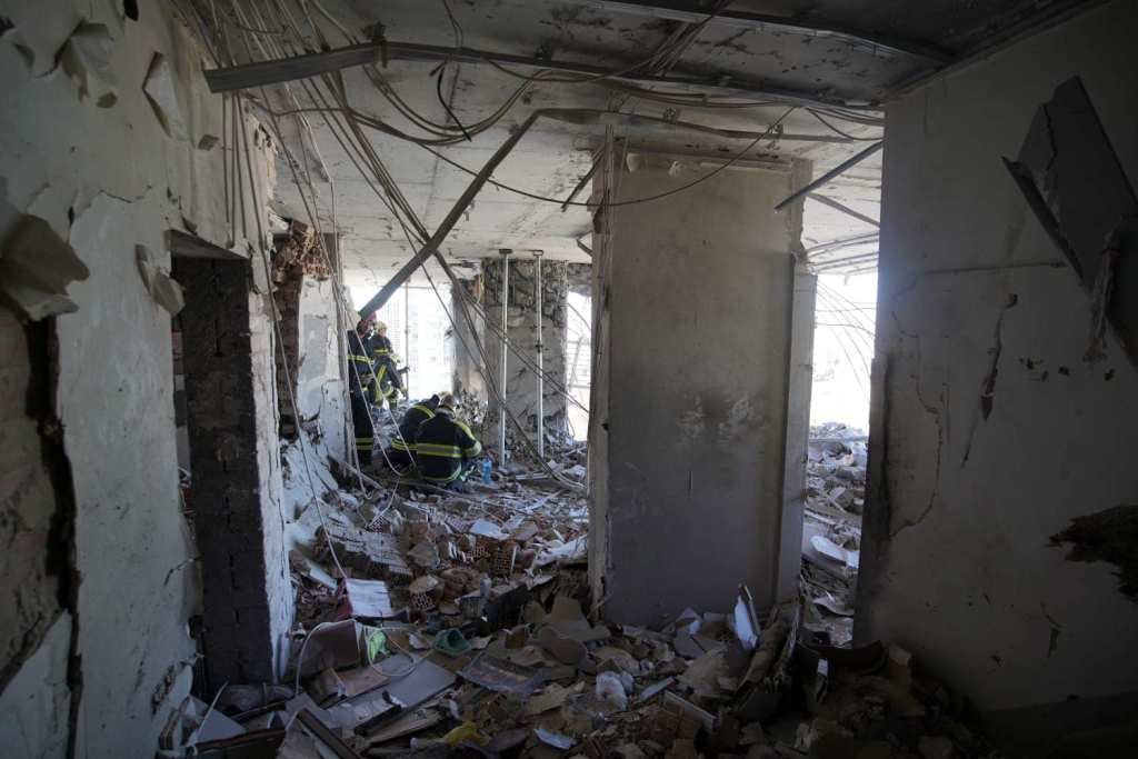 Как выглядит изнутри дом на Лобановского в Киеве, в который прилетела ракета 11