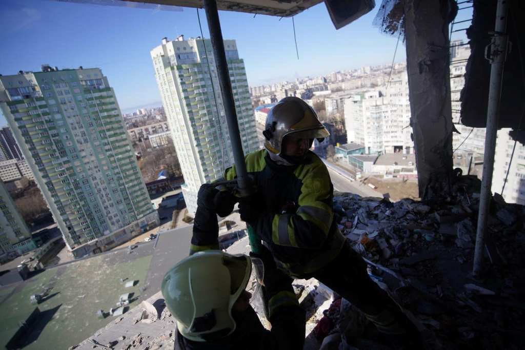 Как выглядит изнутри дом на Лобановского в Киеве, в который прилетела ракета 13