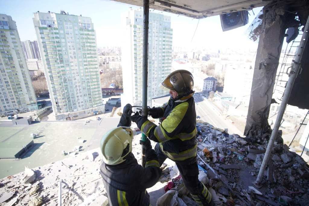 Как выглядит изнутри дом на Лобановского в Киеве, в который прилетела ракета 16