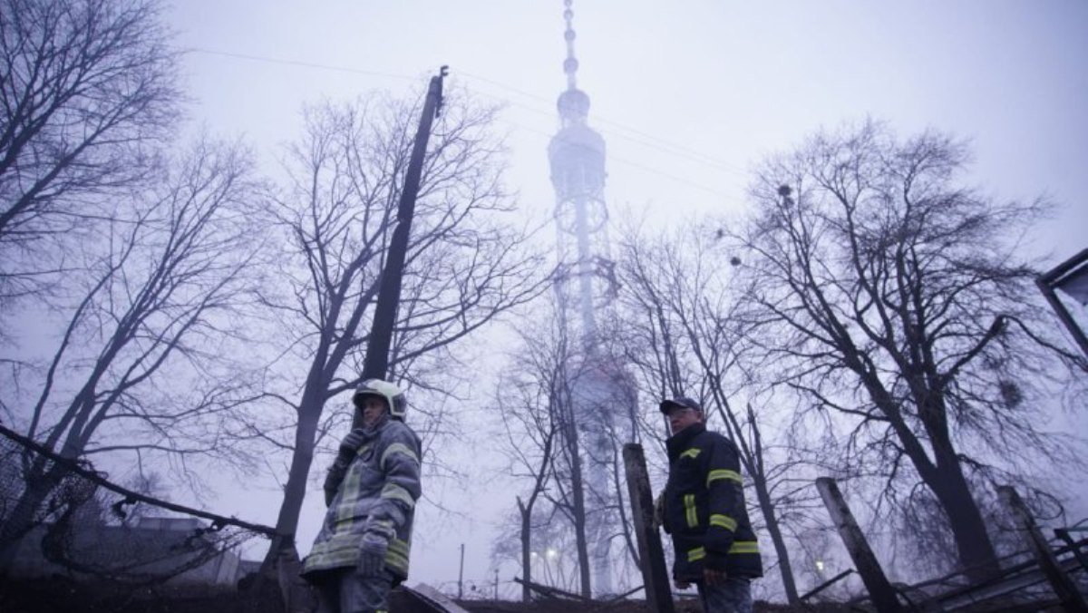 Фото с Дорогожичей, где разбомбили телевышку: погибли пять мирных жителей 7