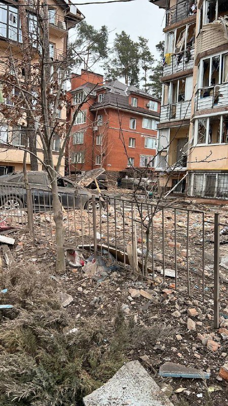 Как 2 марта выглядит Ирпень после обстрелов: фото и видео жилых кварталов 1
