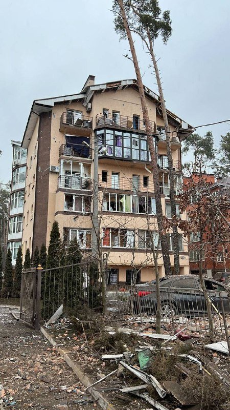 Как 2 марта выглядит Ирпень после обстрелов: фото и видео жилых кварталов 2