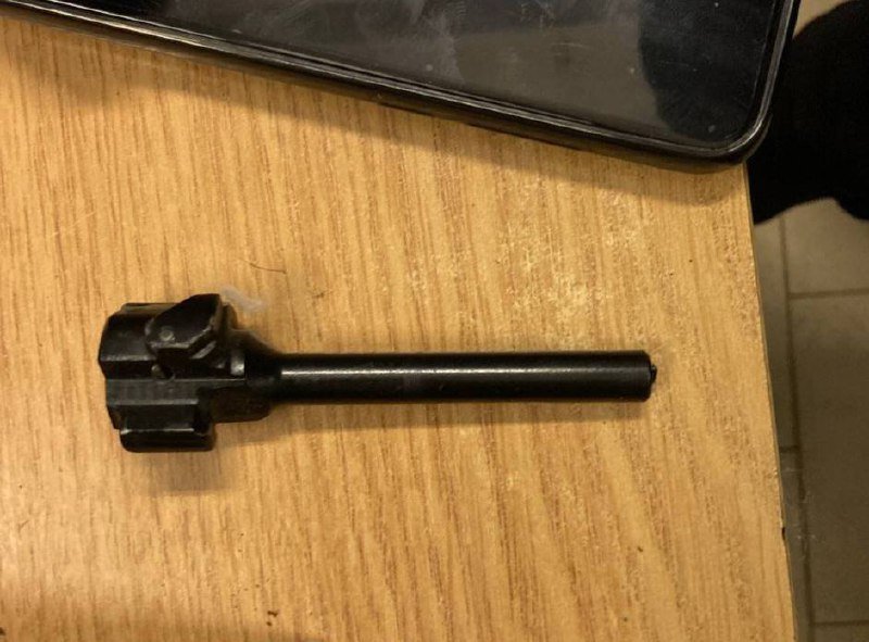 В метро Киева обнаружили диверсантов, которые хранили боеприпасы в игрушке: задержали пять человек 2