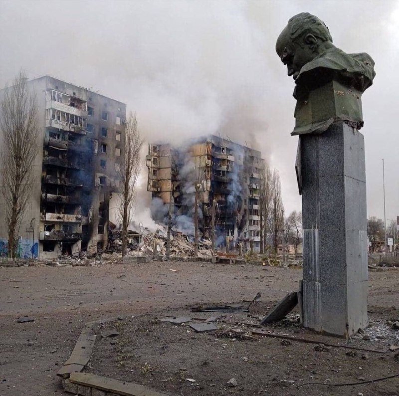 Из подвалов разрушенной Бородянки удалось эвакуировать несколько сотен человек 1