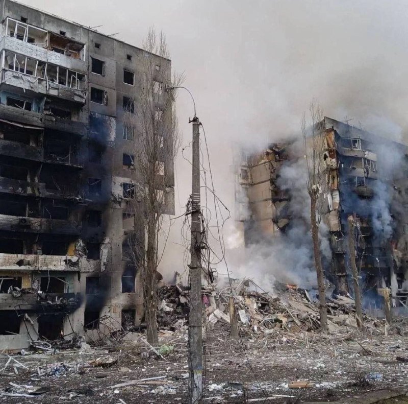 Из подвалов разрушенной Бородянки удалось эвакуировать несколько сотен человек 2