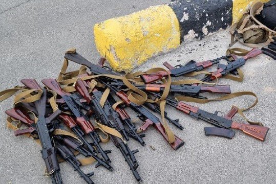 В Борисполе мародеры на автобусах пытались со склада вывезти технику на 10 миллионов: что их ждет 2