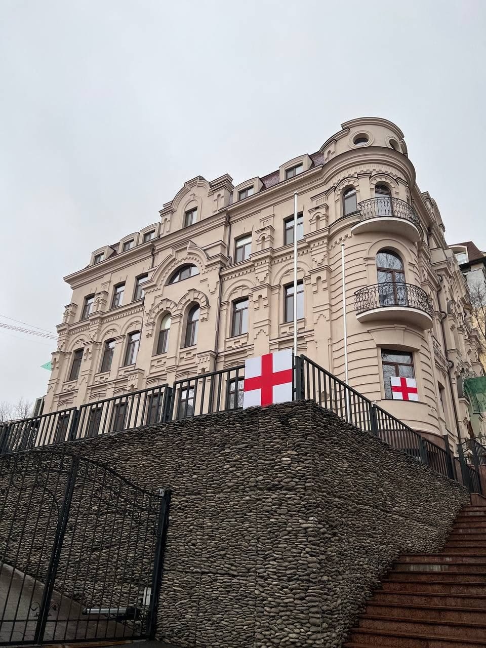 Где в Киеве проводят бесплатные неотложные операции а глазах: адрес и контакты 1