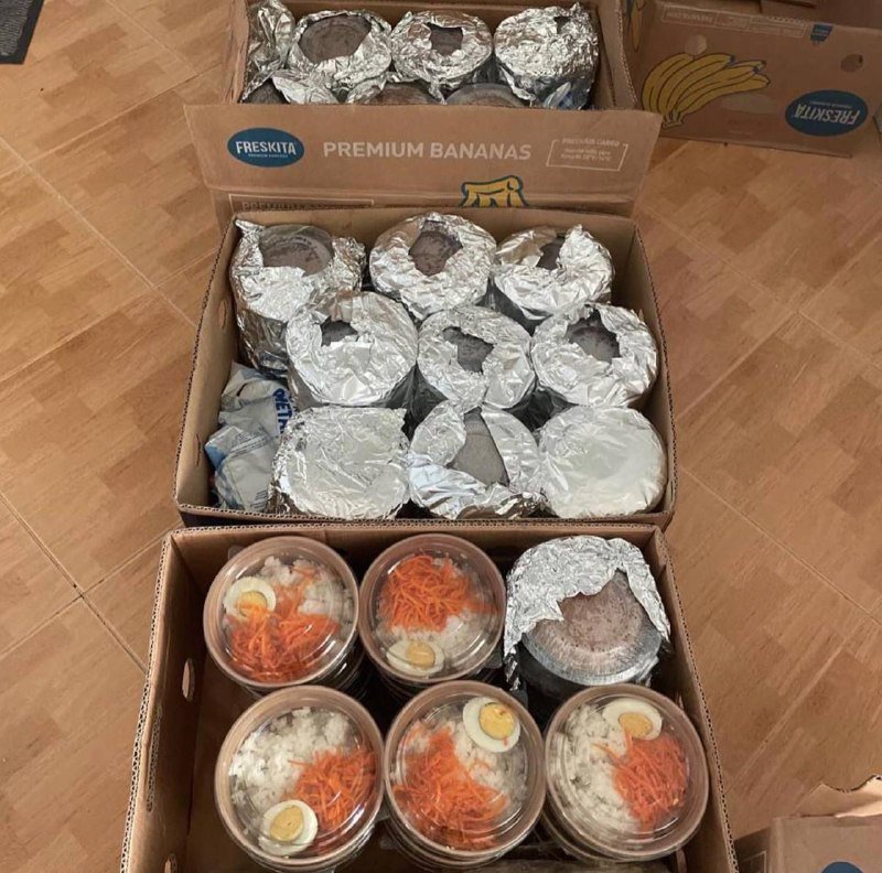 В Киеве объединились рестораны, кейтеринг, перевозчики, волонтеры и готовят тысячи обедов каждый день: как получить помощь или присоединиться 3