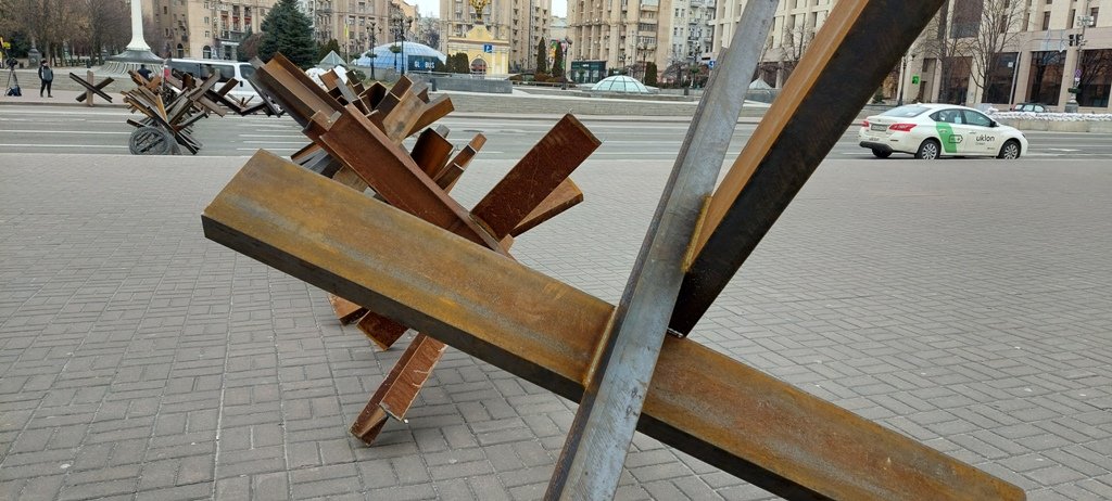 Как выглядит Майдан Независимости и Крещатик на 14й-день войны: фоторепортаж с улиц 4