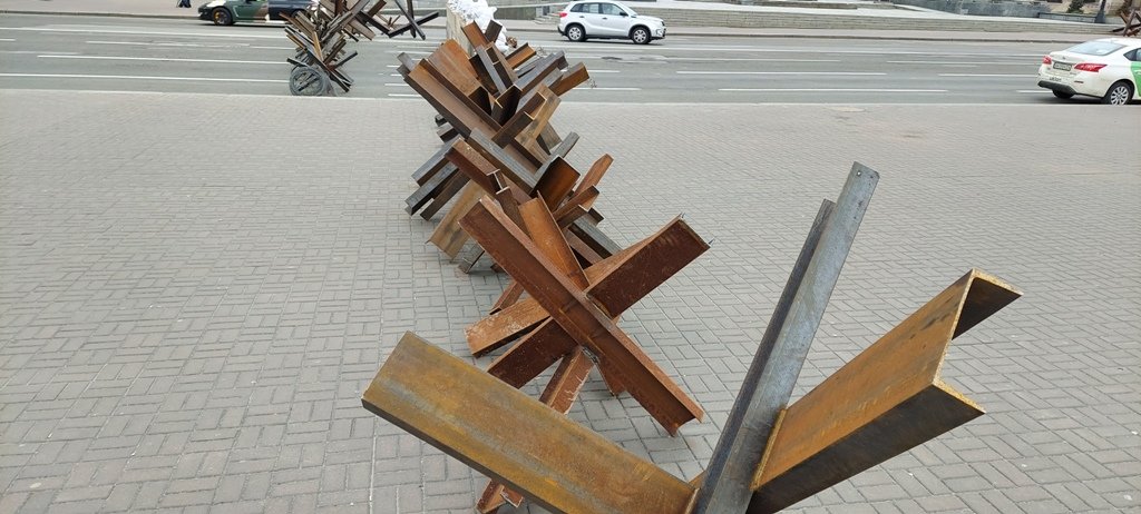 Как выглядит Майдан Независимости и Крещатик на 14й-день войны: фоторепортаж с улиц 5