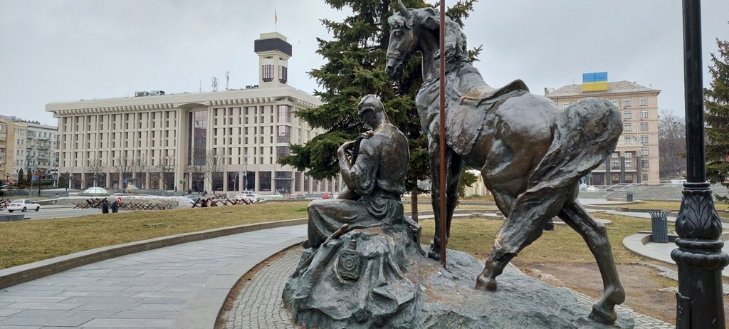 Как выглядит Майдан Независимости и Крещатик на 14й-день войны: фоторепортаж с улиц 6