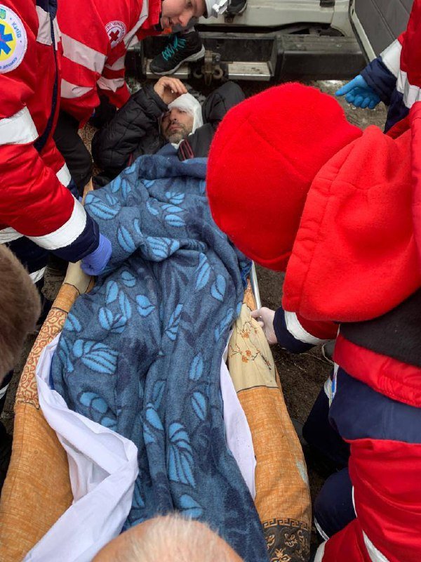 В Белогородку прибывают первые автобусы с эвакуированными из Киевской области 4