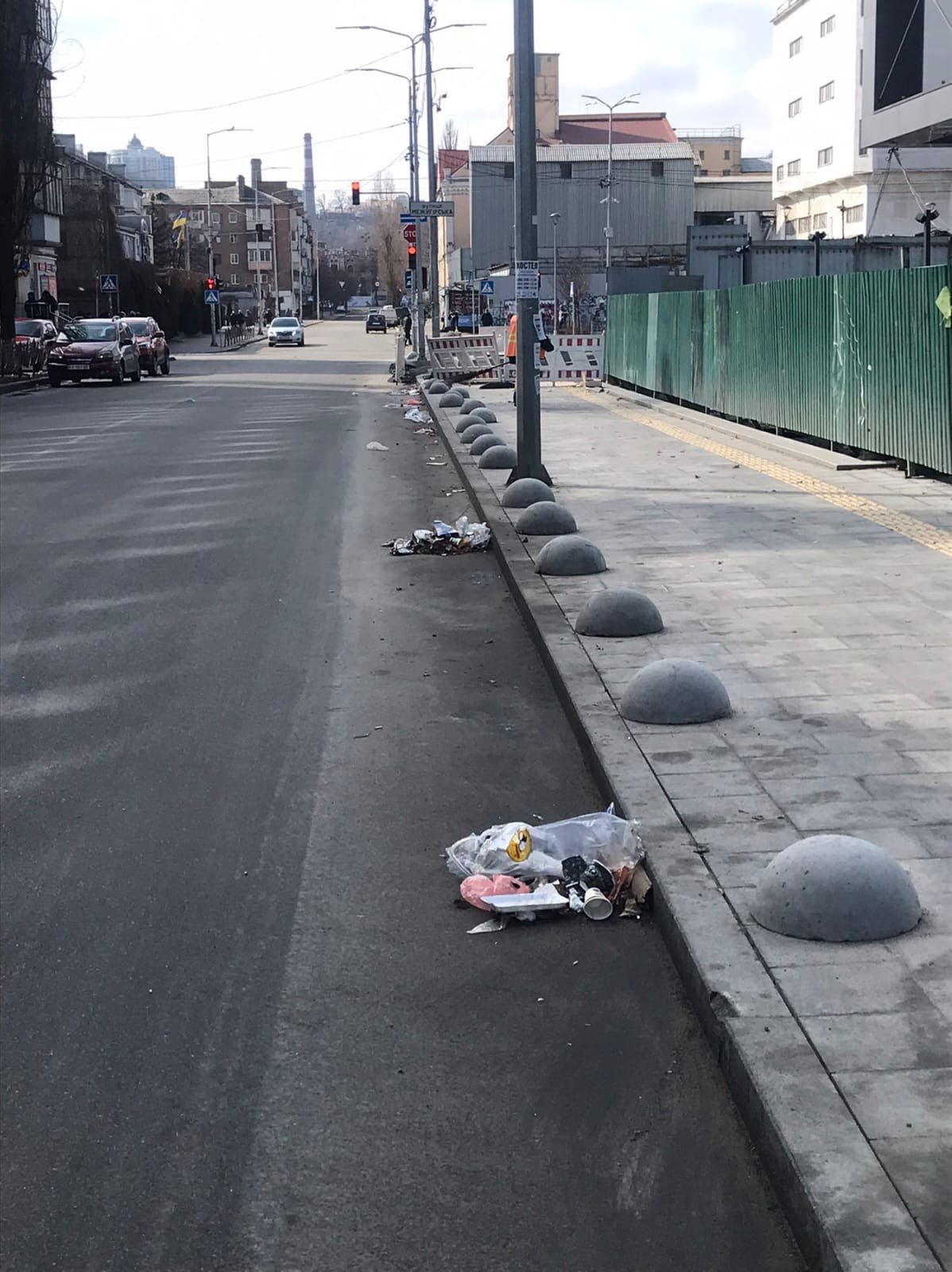 Коммунальщики Киева продолжают удерживать улицы города в чистоте. Спасибо! 7