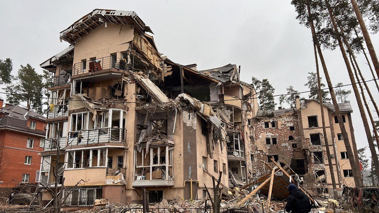 Как выглядит Ирпень за 15 дней войны: видео и фото улиц и домов после обстрелов 16