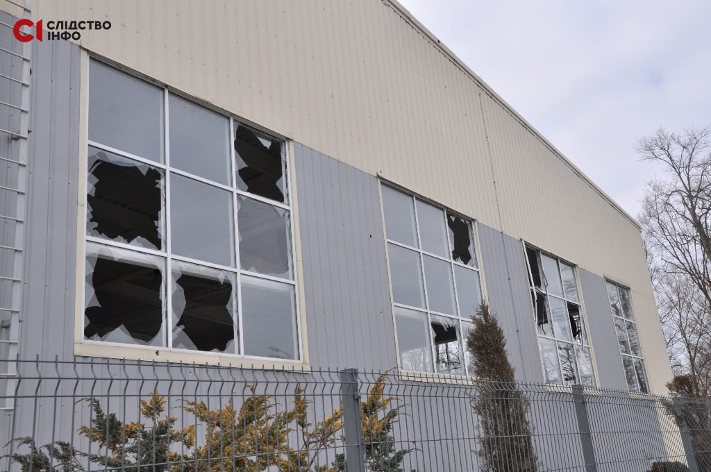 На Межигорье упало две бомбы: как живет парк и его обитатели во время войны 3