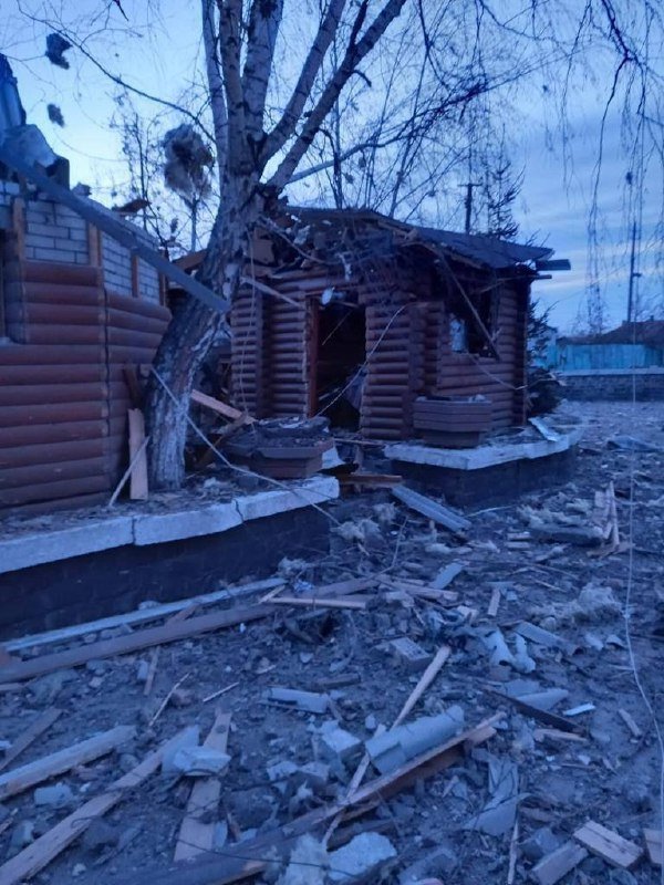 Под Киевом разбомбили еще один поселок: фото 4