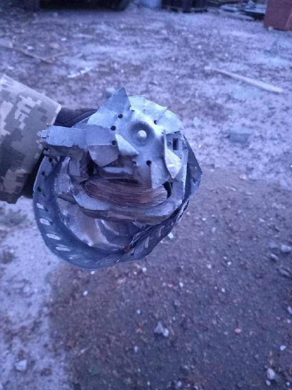 Спасатели вывезли из Барышевки жителей, чьи дома разрушил ракетный удар 2