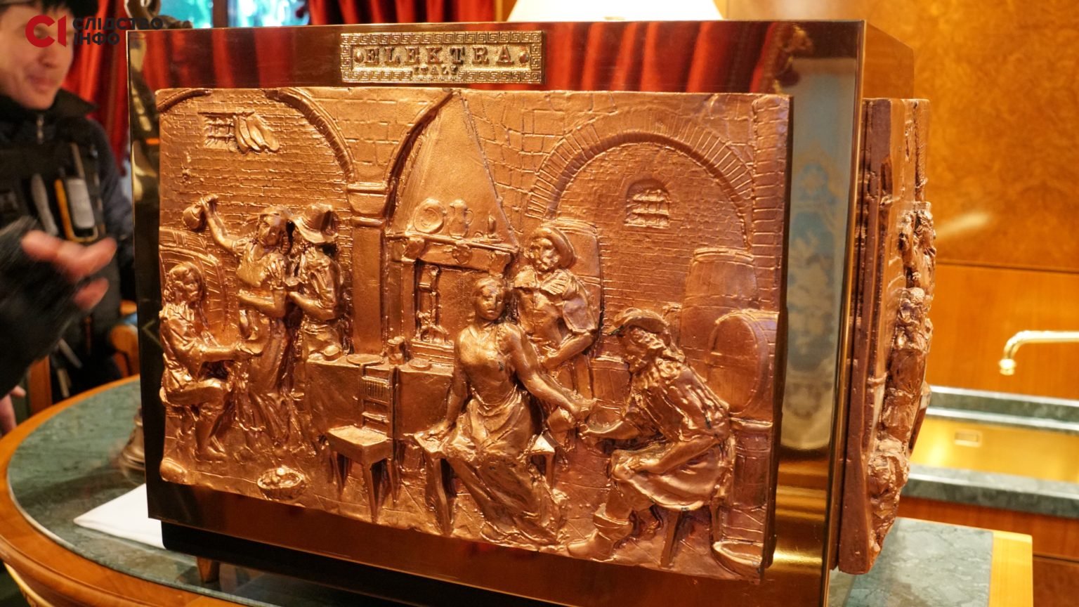 В Пуще-Водице на территории особняка Медведчука нашли "золотой" вагон-ресторан: Укрзалізниця готова его национализировать 4