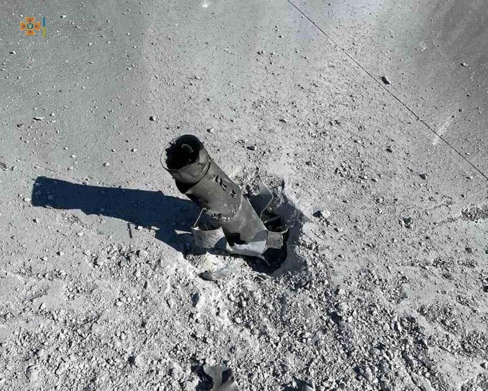 Оккупанты обстреляли жилые дома в Новых Петровцах под Вышгородом: загорелось предприятие 3