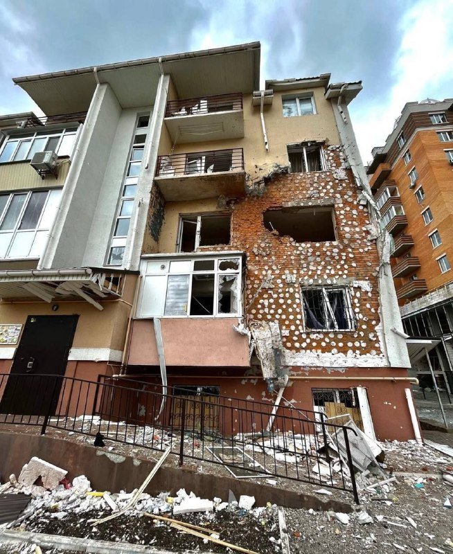 Как выглядит Ирпень за 22 дня войны: видео и фото улиц и домов после обстрелов 11