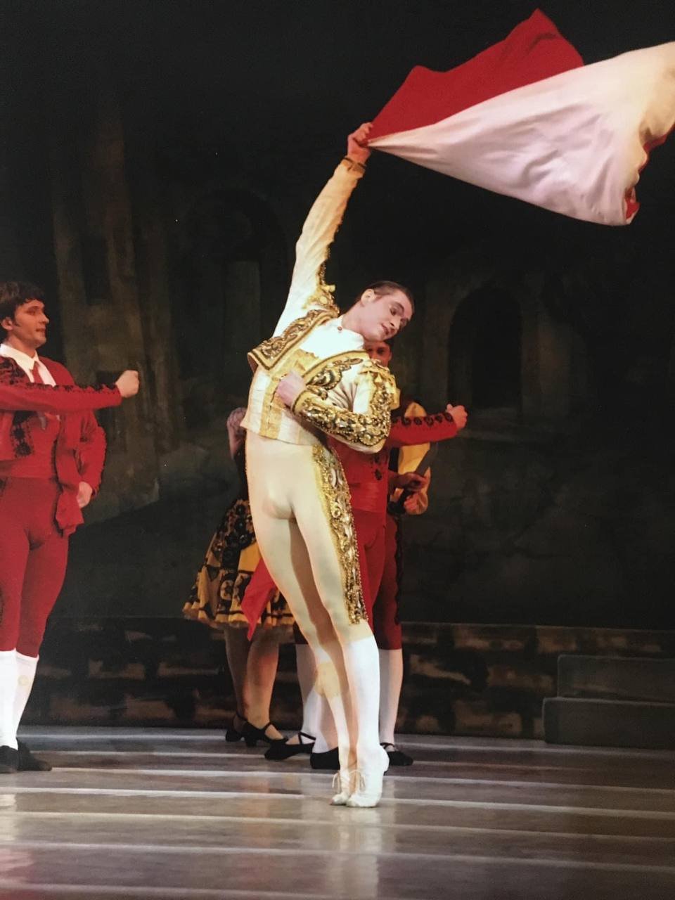 В Киеве от обстрелов погибли заслуженная артистка Украины Оксана Швец и солист балета Национальной оперы Артем Дацишин 2