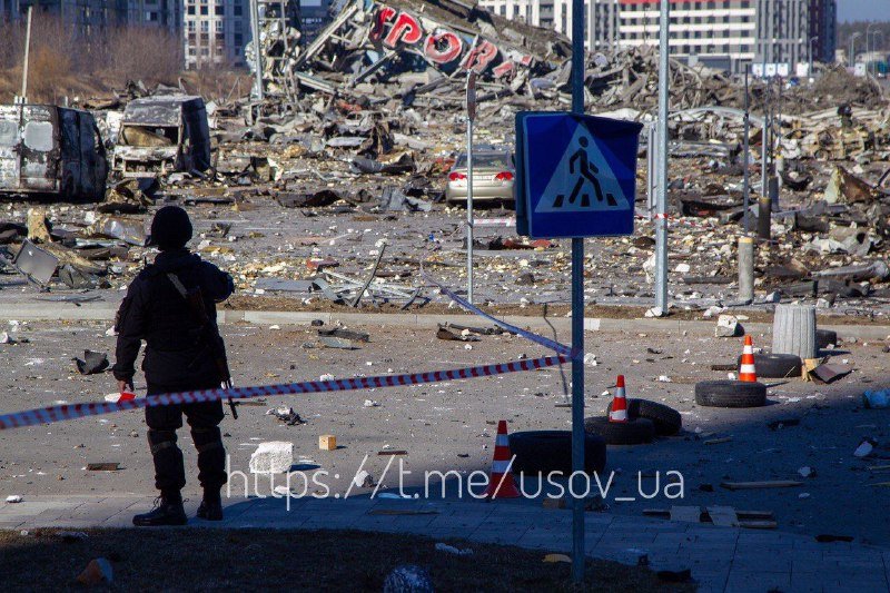 Последствия ракетного удара по ТРЦ в Подольском районе 5