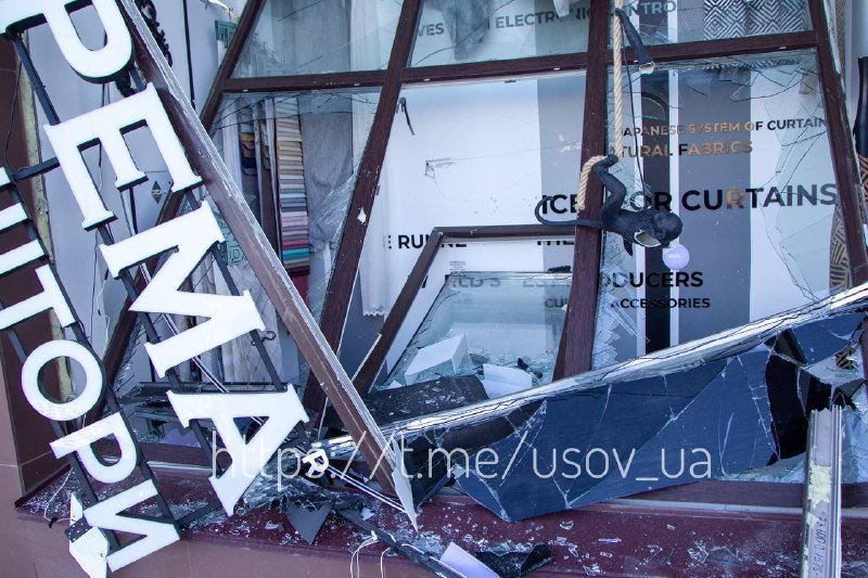 Последствия ракетного удара по ТРЦ в Подольском районе 6