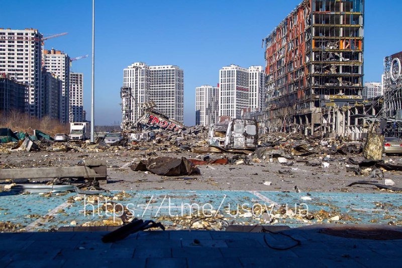 Последствия ракетного удара по ТРЦ в Подольском районе 7