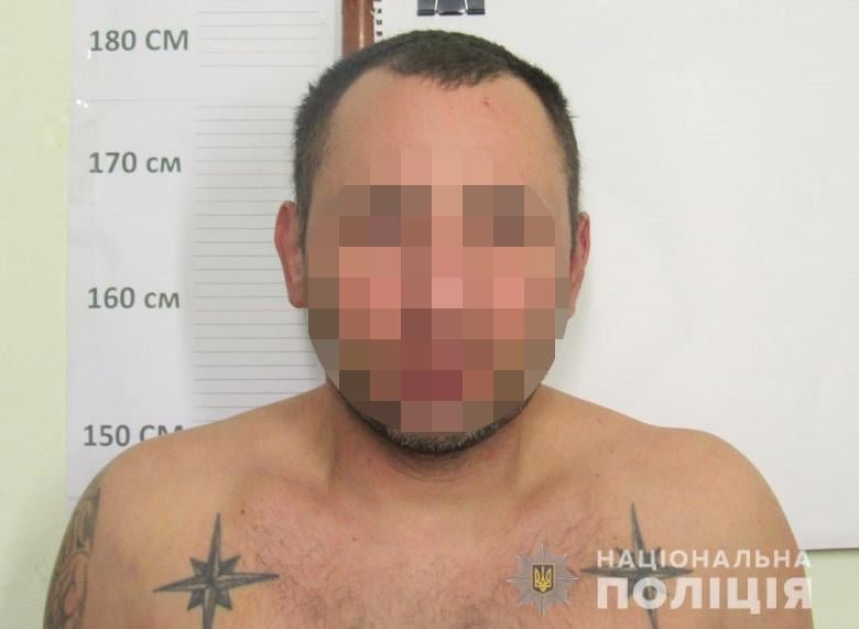 В Киеве мужчина несколько лет насиловал двух своих несовершеннолетних падчериц 1