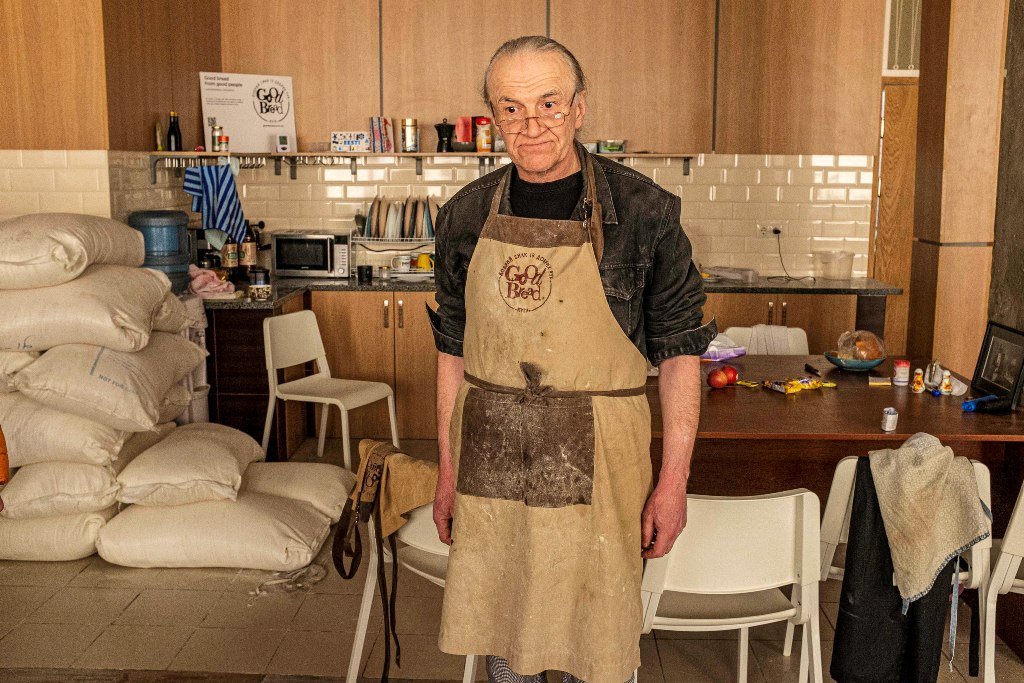 В Киеве пекарня Good Bread from Good People каждый день готовит полтысячи буханок хлеба для ВСУ, ТРО и нуждающихся: им нужна помощь 3