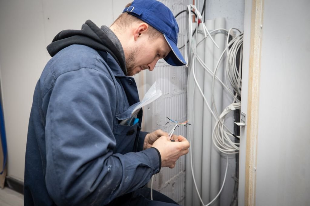 В Киеве интернет провели уже в 650 укрытий: как подать заявку на подключение 1