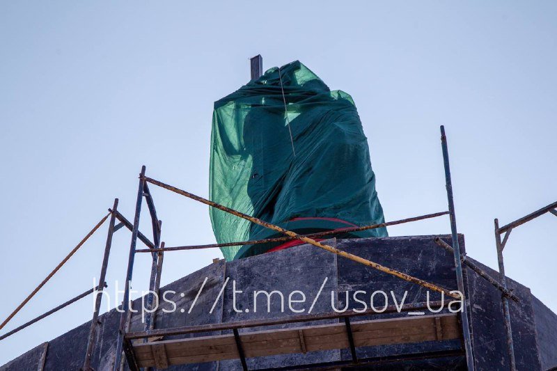 В Киеве укрепляют памятники от обстрелов: как можно помочь 2