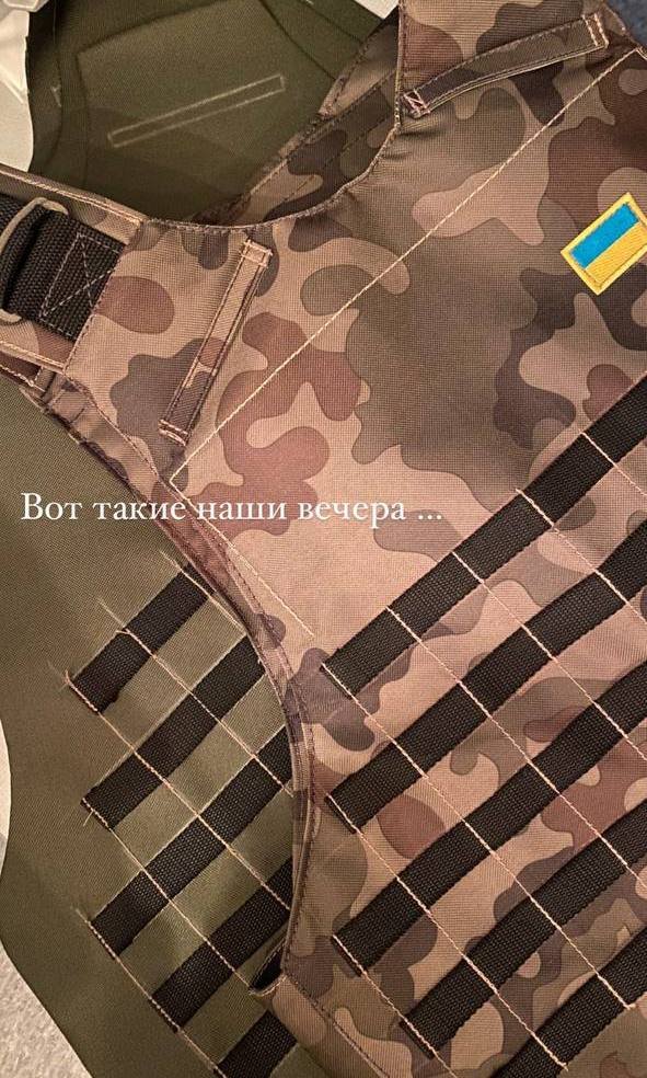 Украинская певица Lida Lee с командой начала шить бронежилеты для ВСУ: как поддержать 2