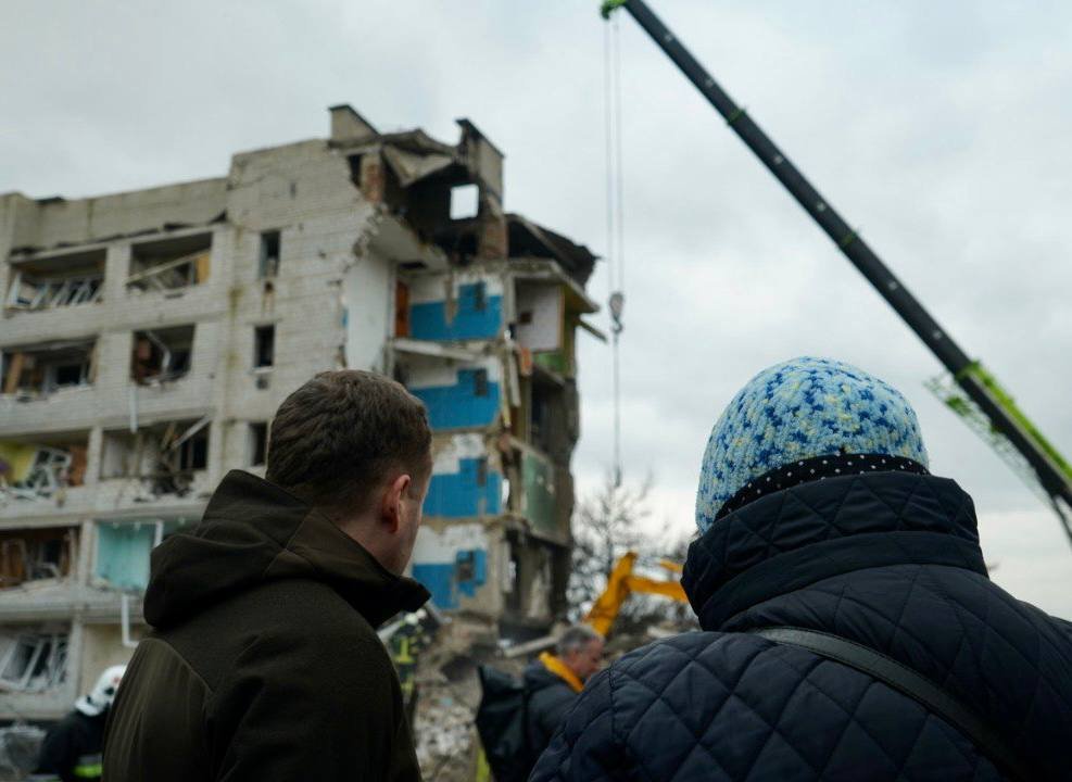 Бородянку под Киевом стерли с лица земли: разбирать завалы едут спасатели со всей Украины 6
