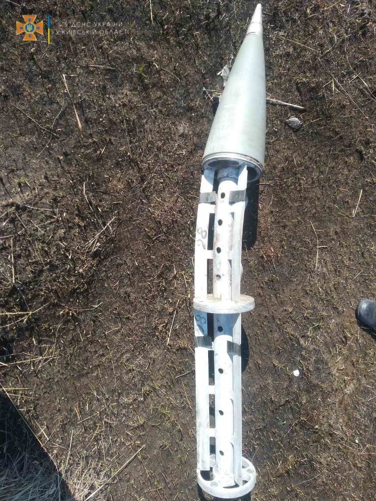 В Киевской области за последние сутки обнаружили и уничтожили несколько тысяч взрывоопасных предметов 9