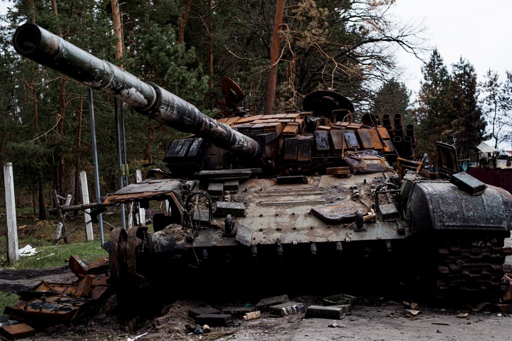 Ситуация с электричеством, разрушениями и разминированием в Киевской области: фоторепортаж 11