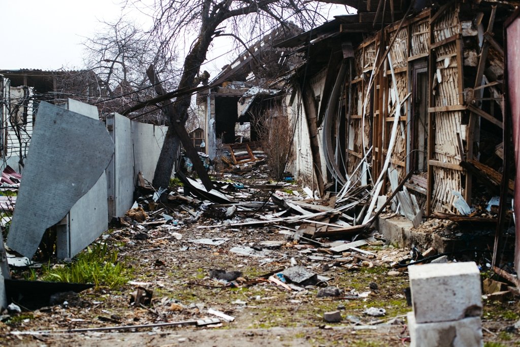 Ситуация с электричеством, разрушениями и разминированием в Киевской области: фоторепортаж 21